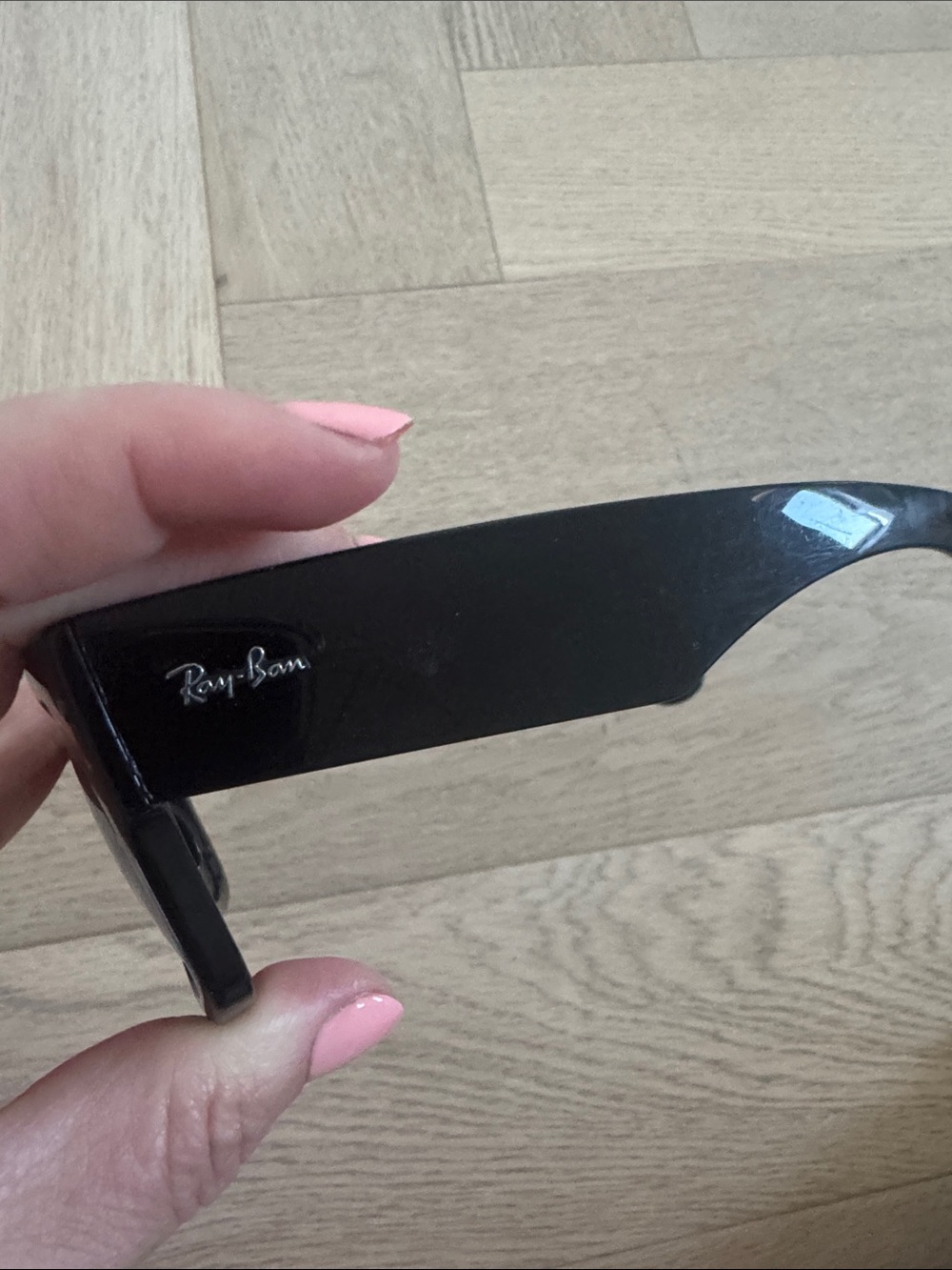 Ray Ban Wayfair black sunglasses with wide arm - Picture 3 of 3
